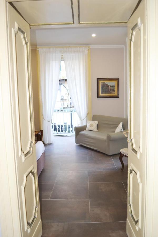 Questo Rinascimento Casa Newman Neapel Exterior foto